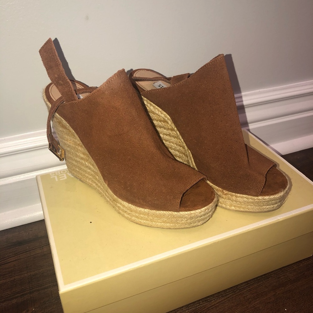 Steve Madden brown suede wedge peel toe sandals